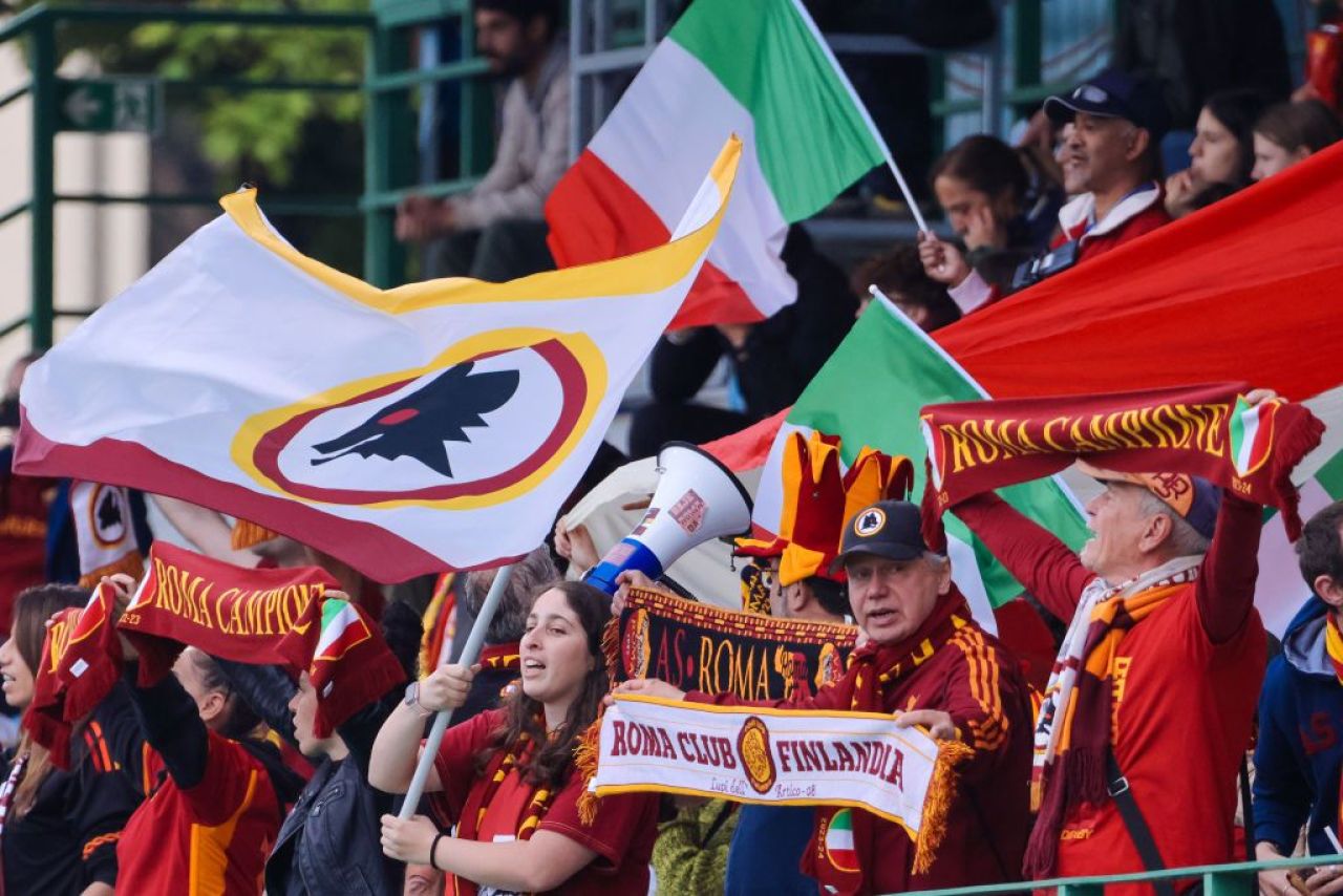Ave Ceasar! AS Roma, cu o româncă printre vedete, a câștigat un nou titlu de campioană a Italiei_6