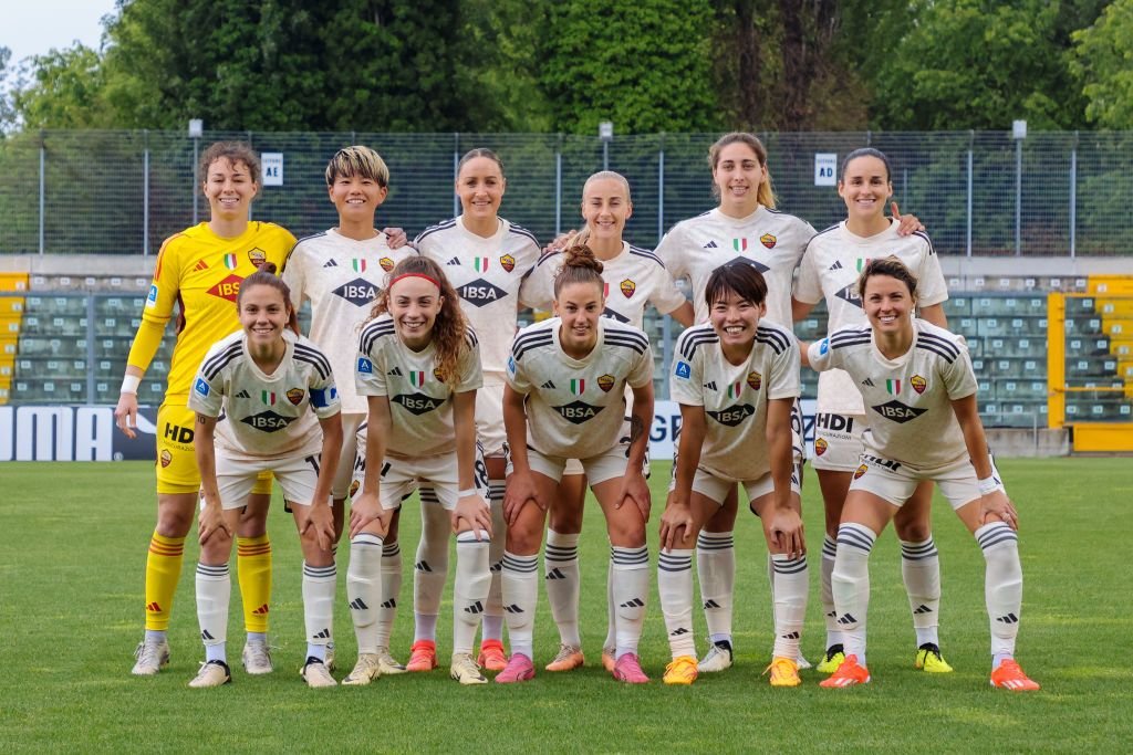 Ave Ceasar! AS Roma, cu o româncă printre vedete, a câștigat un nou titlu de campioană a Italiei_7
