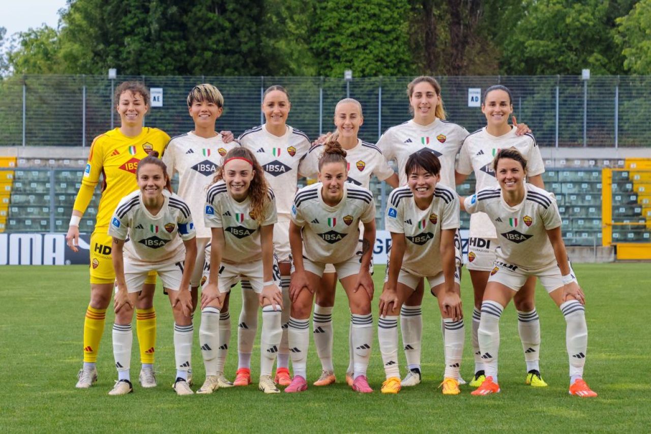 Ave Ceasar! AS Roma, cu o româncă printre vedete, a câștigat un nou titlu de campioană a Italiei_7