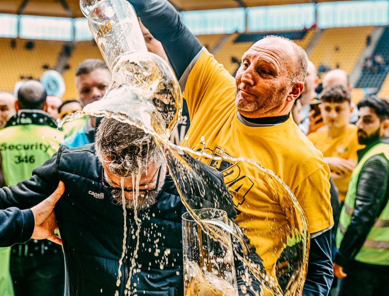 Un club din liga a patra germană a jucat cu peste 30.000 de spectatori toate meciurile de pe teren propriu!_16
