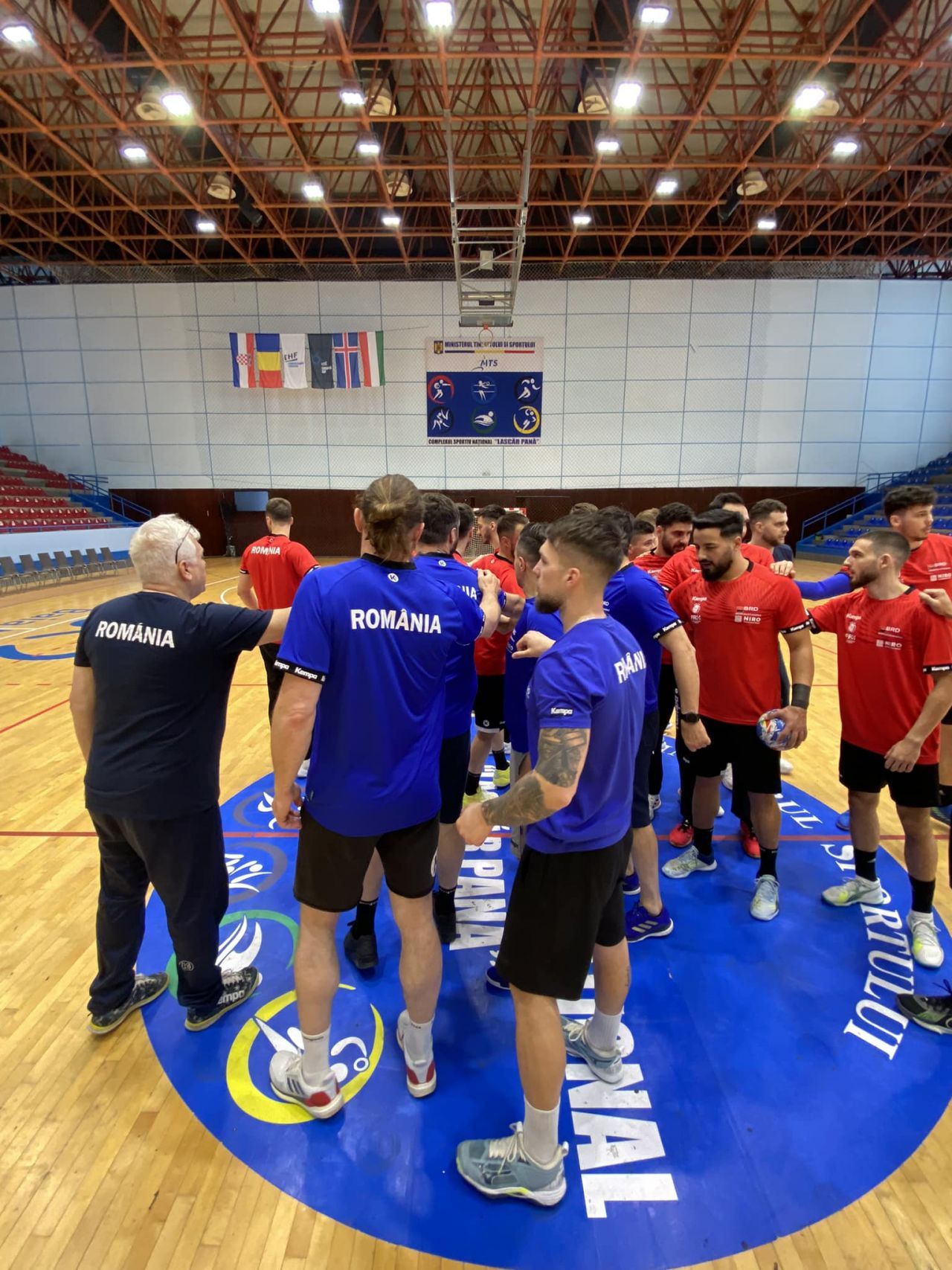 România - Cehia 31-30 (15-11). Victorie chinuită în prima manșă a play-off-ului pentru CM 2025. Tricolorii au avut avans de șapte goluri în actul secund_9