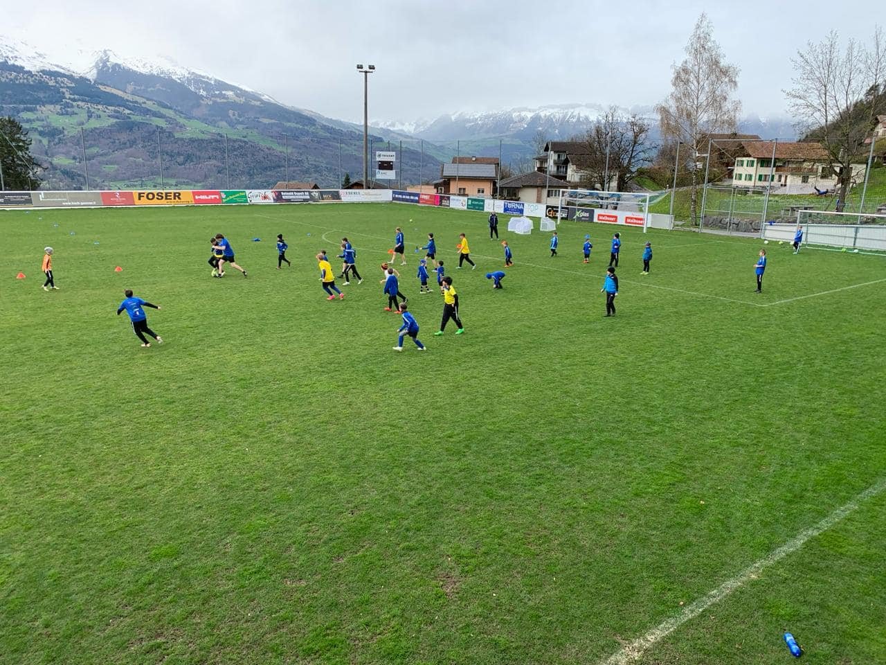 O echipă de liga a șaptea e la un singur meci de cupele europene! Adversara ei, în fața trofeului 50_4