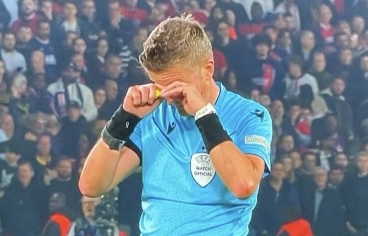 Arbitrul a izbucnit în lacrimi imediat după ce Borussia Dortmund s-a calificat în finala Champions League_2