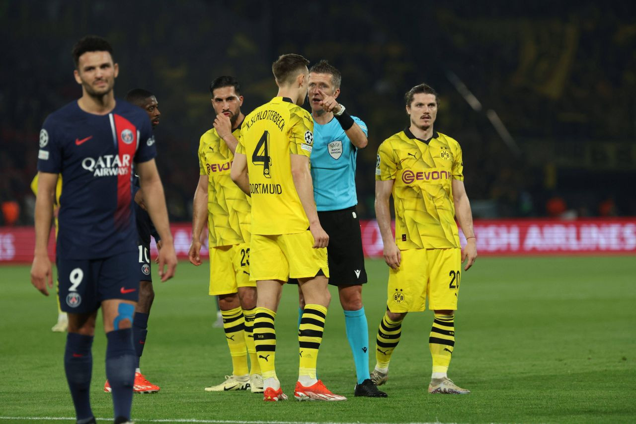 Arbitrul a izbucnit în lacrimi imediat după ce Borussia Dortmund s-a calificat în finala Champions League_4