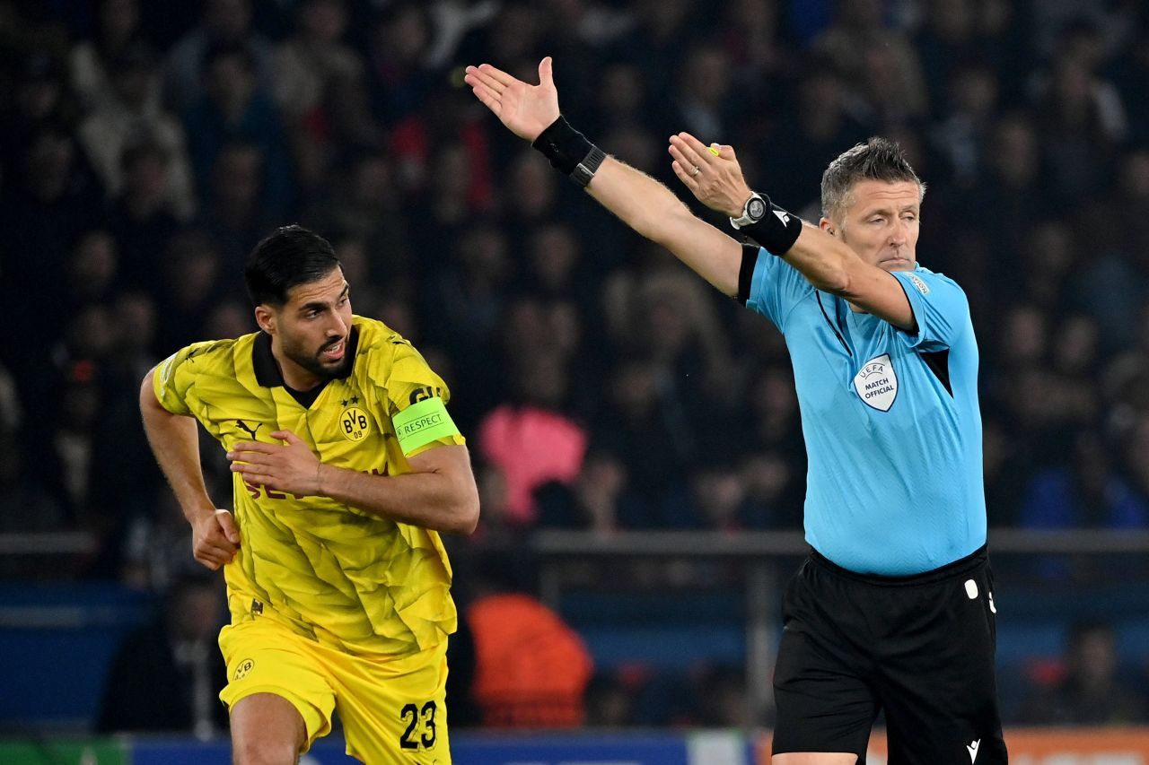 Arbitrul a izbucnit în lacrimi imediat după ce Borussia Dortmund s-a calificat în finala Champions League_9