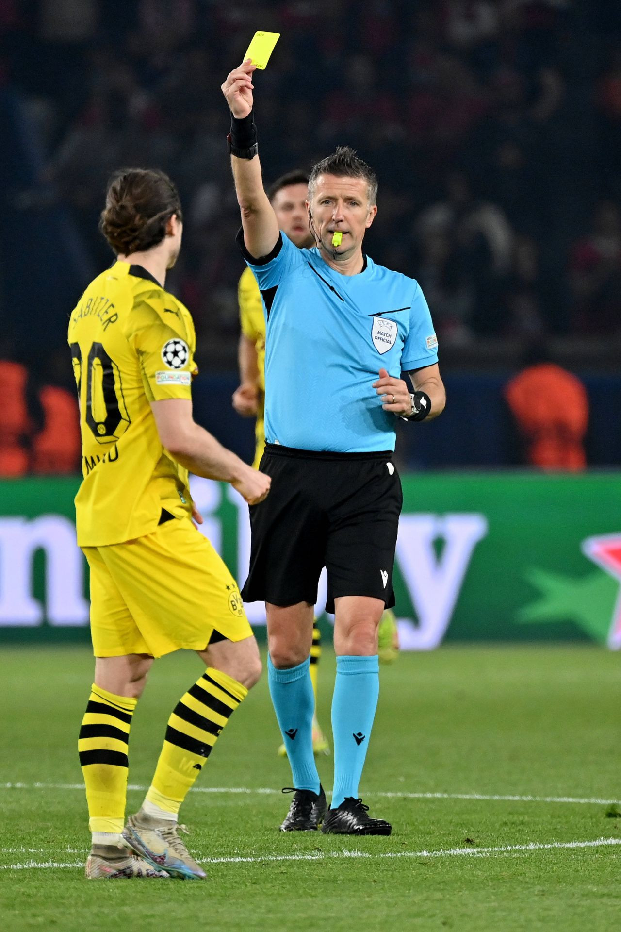 Arbitrul a izbucnit în lacrimi imediat după ce Borussia Dortmund s-a calificat în finala Champions League_10