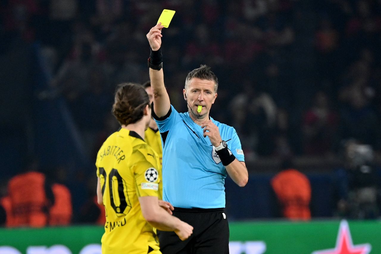 Arbitrul a izbucnit în lacrimi imediat după ce Borussia Dortmund s-a calificat în finala Champions League_11