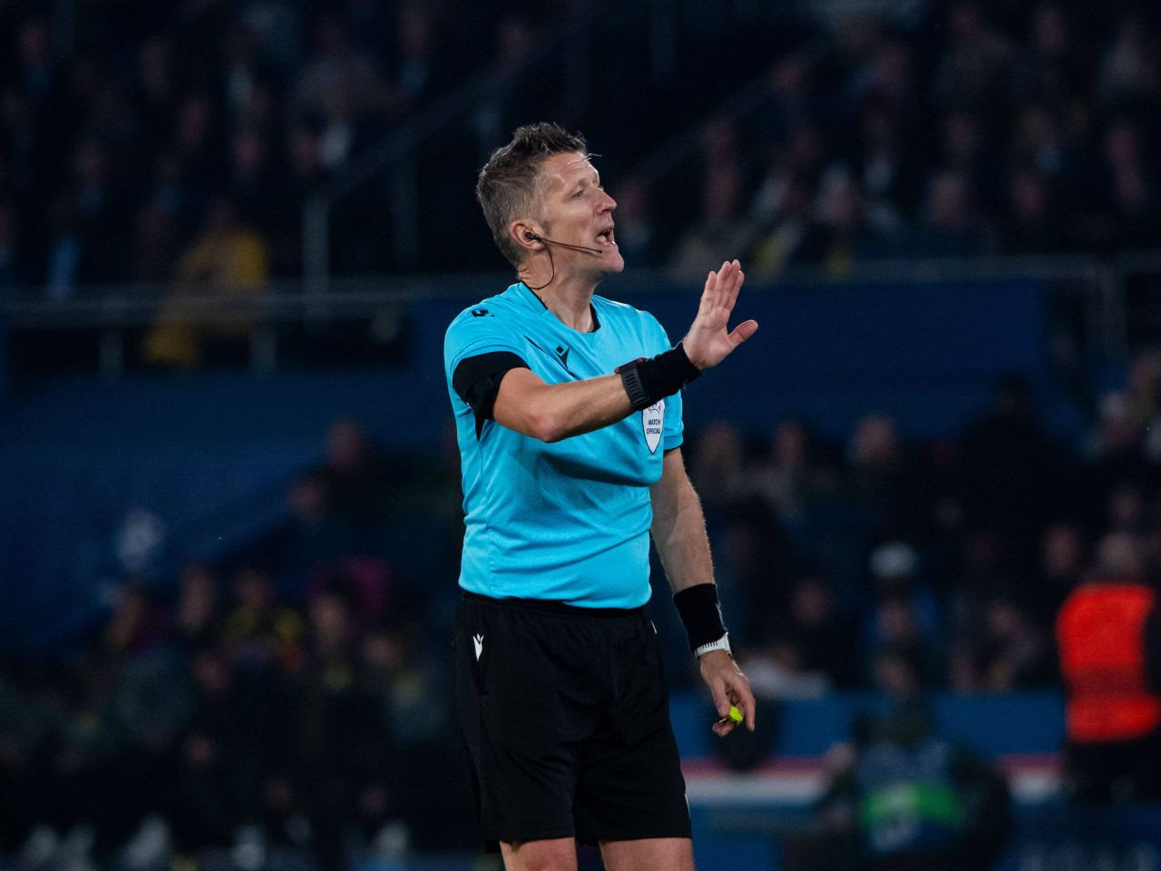 Arbitrul a izbucnit în lacrimi imediat după ce Borussia Dortmund s-a calificat în finala Champions League_14