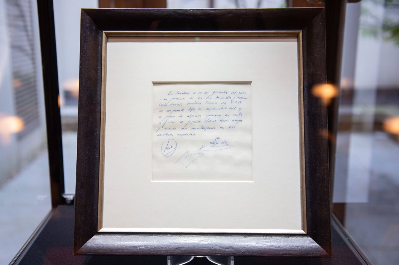 Cel mai scump șervețel din lume! Sute de mii de euro pentru primul contract al lui Lionel Messi, redactat într-un restaurant_2