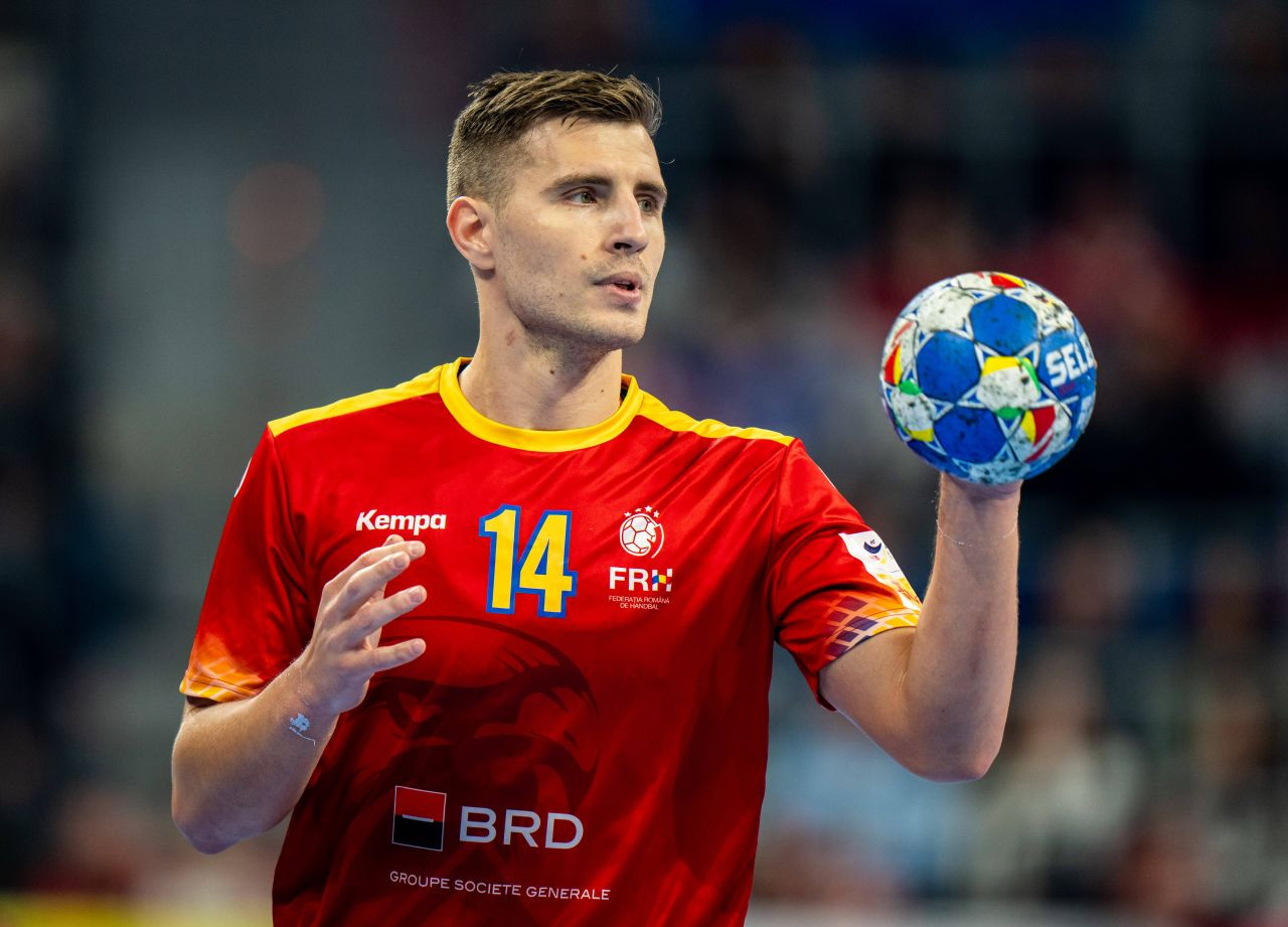 Demis Grigoraș, gura de tun a Rom&acirc;niei &icirc;n meciul cu Cehia, 31-30. A marcat și din aeriană, a punctat și prin aruncări violente