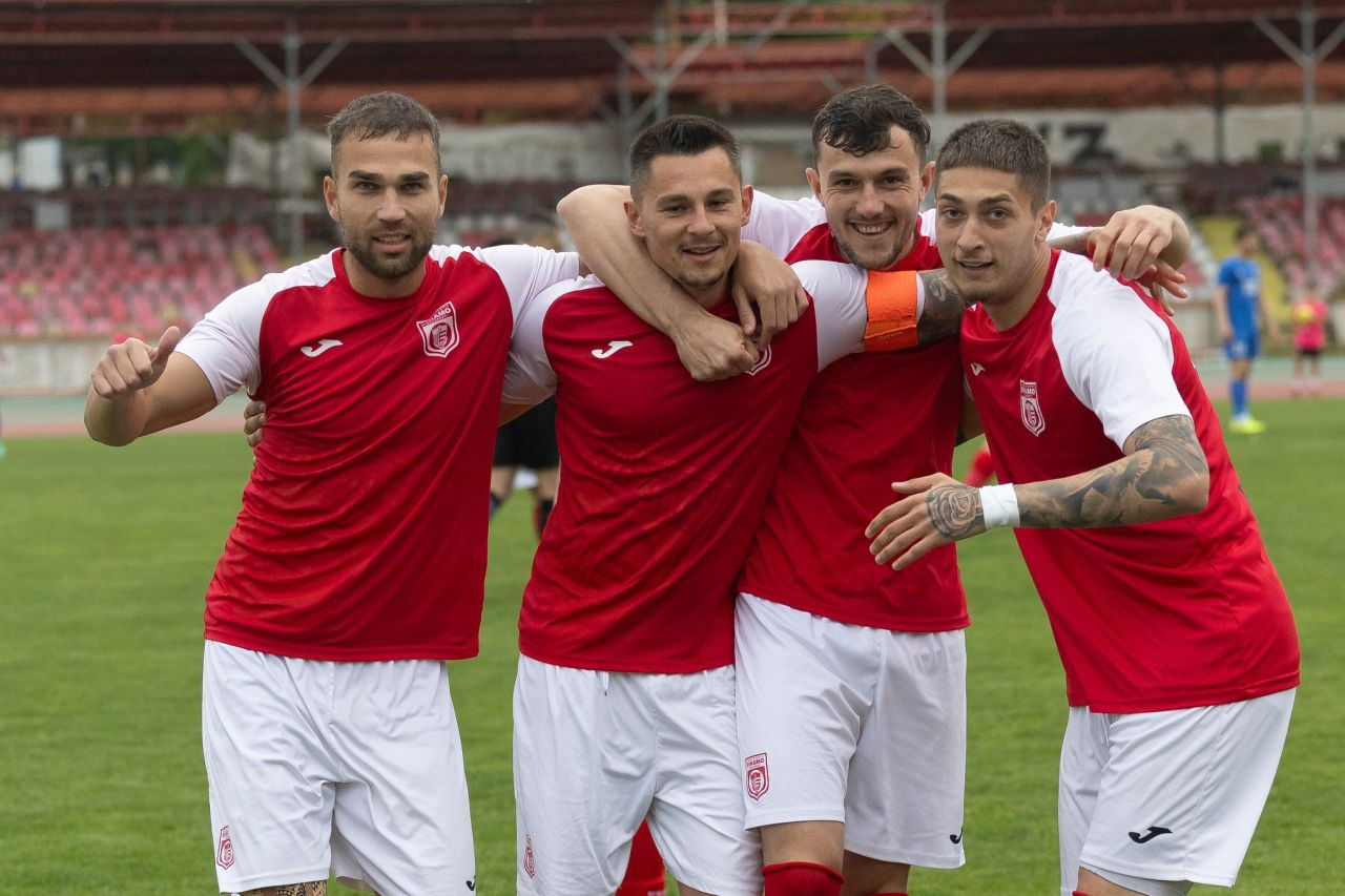 &rdquo;Cine vine-n Groapă / Fără 5 nu scapă&rdquo;! CS Dinamo, cu Iordănescu junior om de bază, se distrează &icirc;n play-off-ul de promovare &icirc;n Liga 2