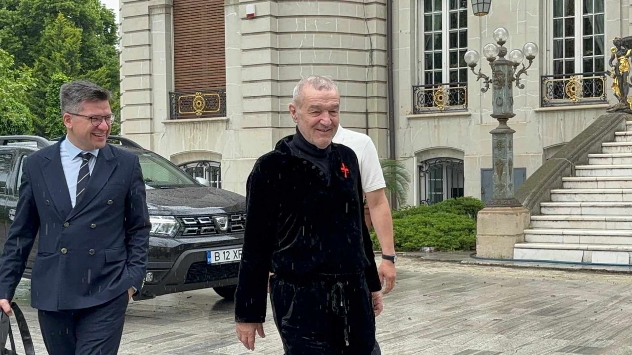 UPDATE&nbsp;S-au &icirc;ncheiat negocierile la Palat | Gigi Becali a anunțat ce se &icirc;nt&acirc;mplă cu transferul lui Florinel Coman