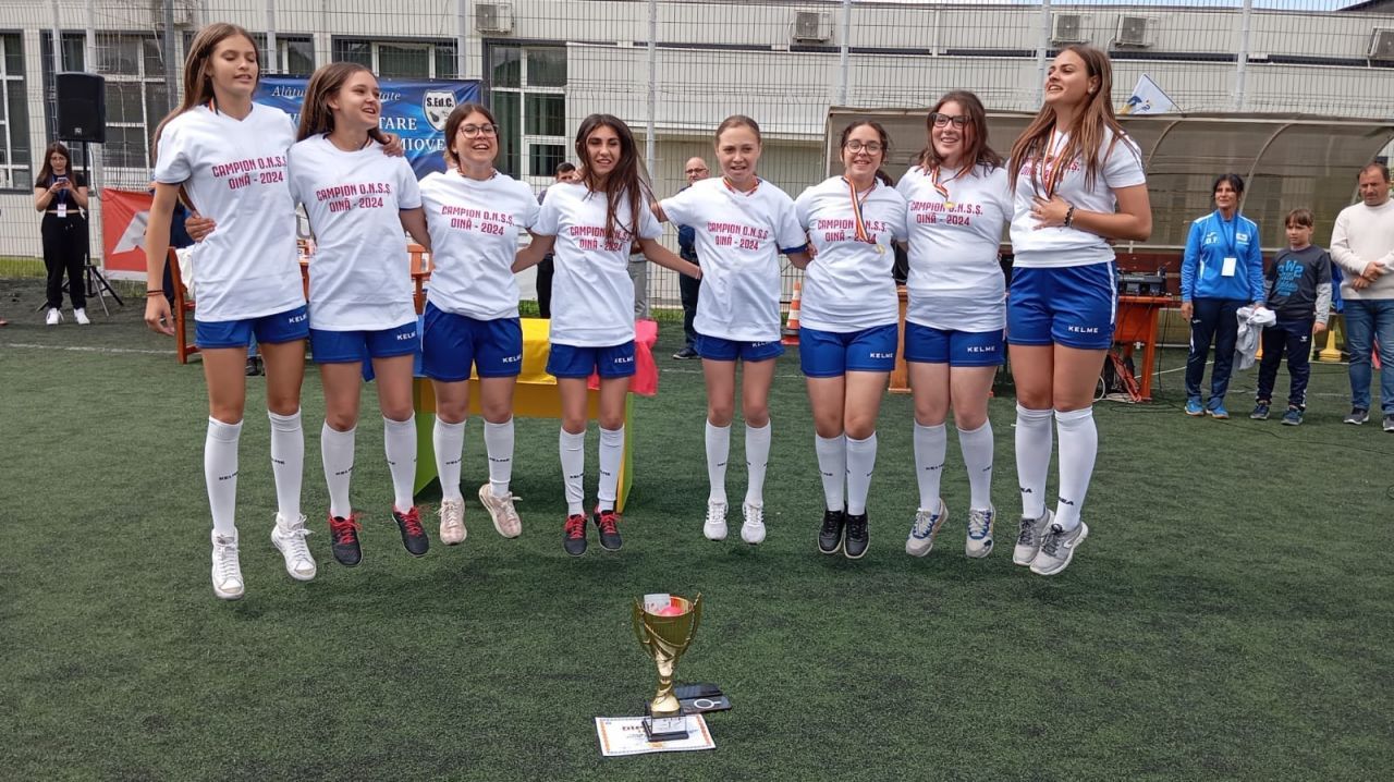 Avem un sport național declarat prin lege, oina, dar nu știm să-l jucăm! ”Luăm România la periat, pentru a o învăța oină”_1