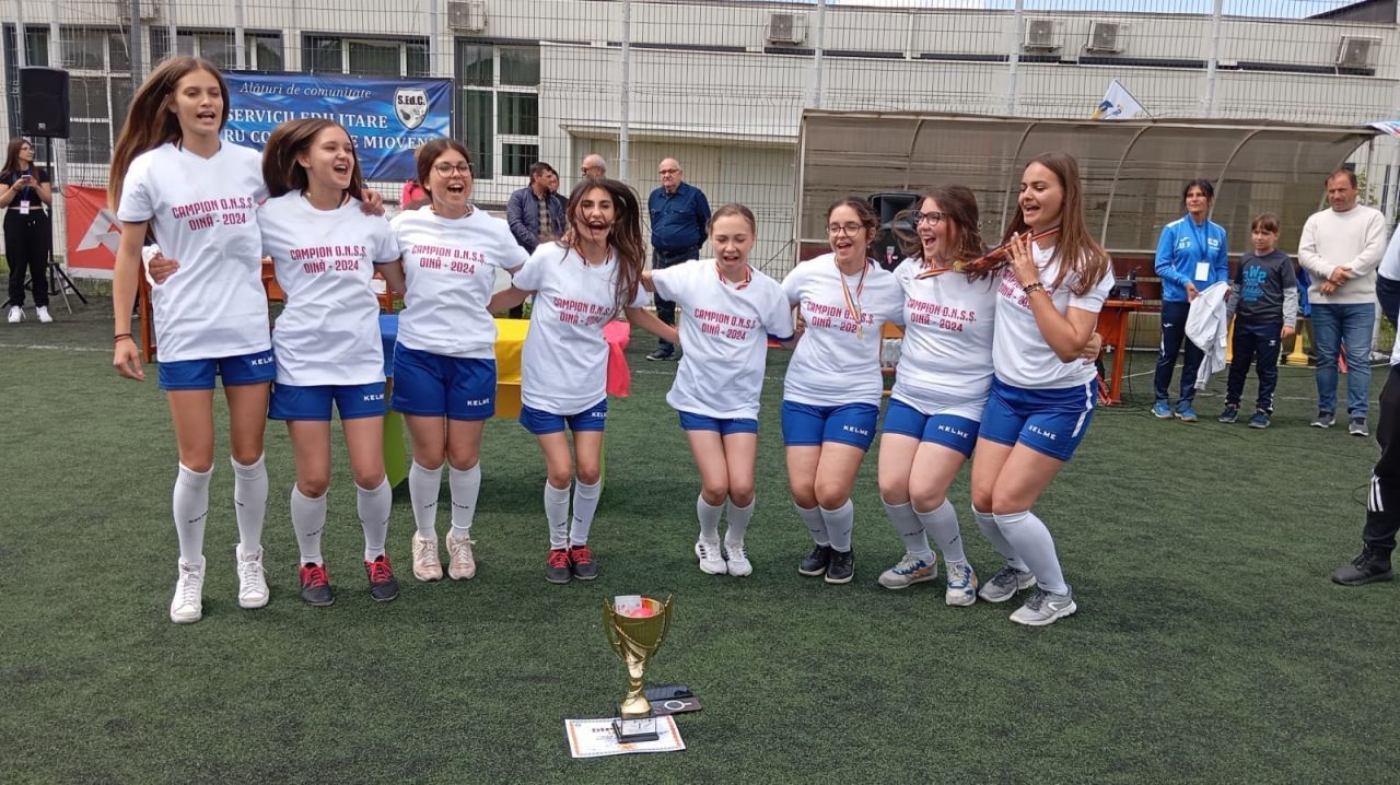 Avem un sport național declarat prin lege, oina, dar nu știm să-l jucăm! ”Luăm România la periat, pentru a o învăța oină”_3