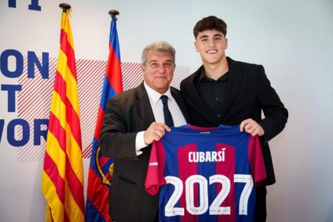 E gata, a dat cu pixul! 500 de milioane de euro valorează semnătura fundașului Barcelonei_3