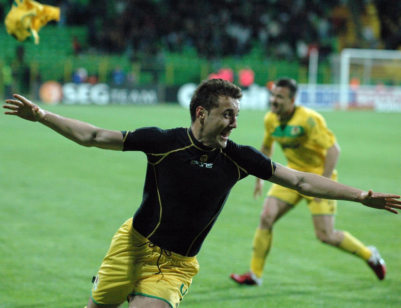 Trei foști fotbaliști de primă ligă din România vor antrena echipa de Champions League cu 74 de trofee în palmares!_5
