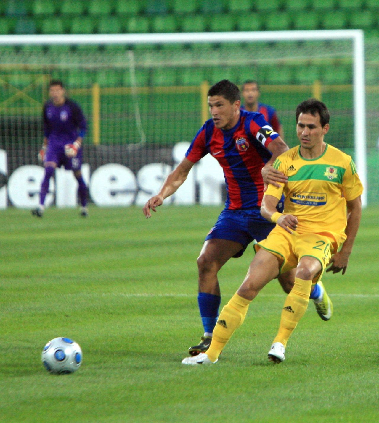 Trei foști fotbaliști de primă ligă din România vor antrena echipa de Champions League cu 74 de trofee în palmares!_14