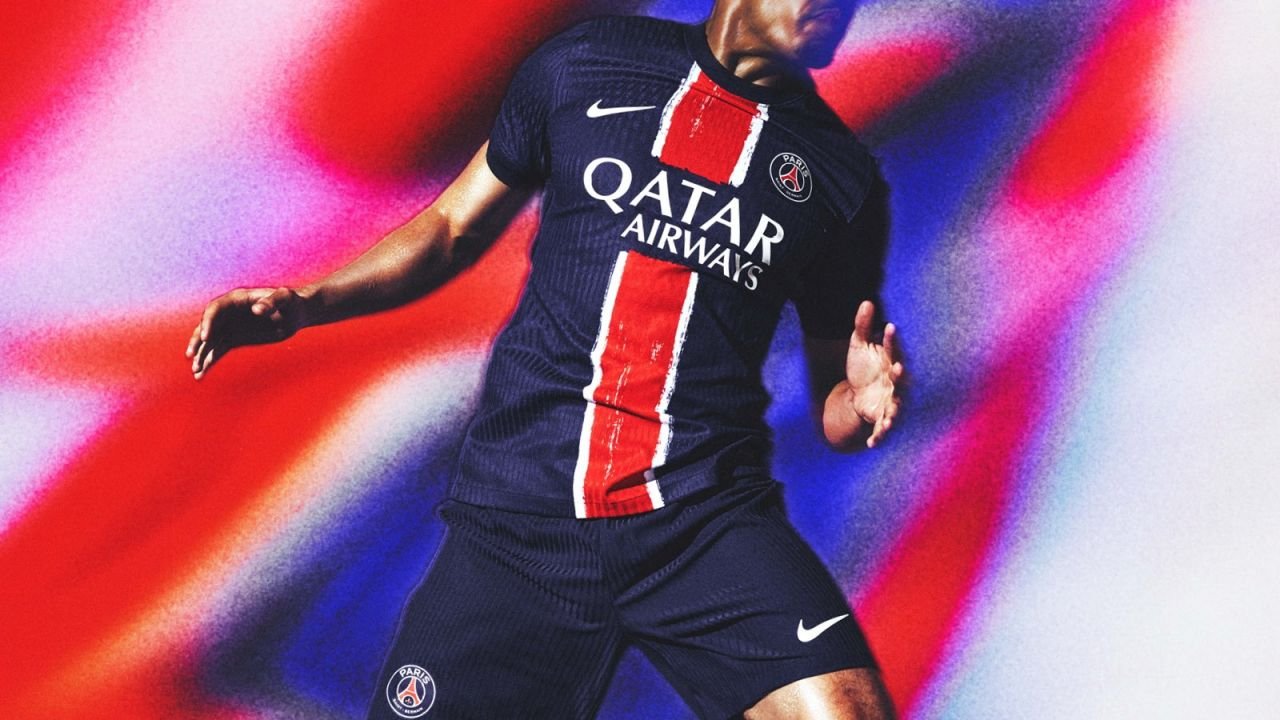 ”Nu mai este fața Parisului!” PSG și-a prezentat noul echipament, iar fanii au remarcat un detaliu important_2