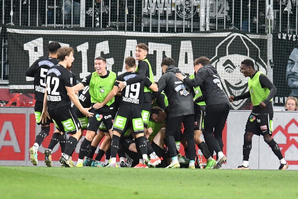 Cine a reușit în mod surprinzător câștigarea trofeelor sau calificarea în Champions League, în cele mai bune ligi europene_2