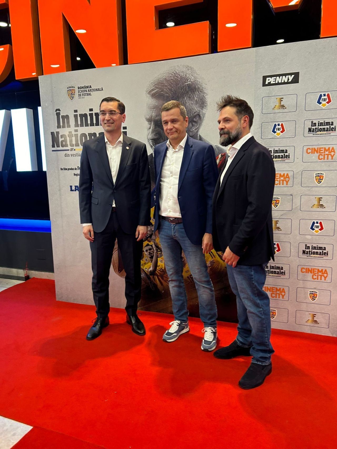 În inima Naționalei! Cine a fost prezent la avanpremiera filmului dedicat calificării României la EURO 2024_7