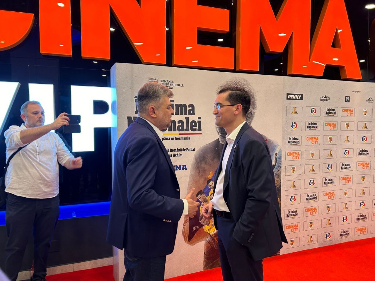 În inima Naționalei! Cine a fost prezent la avanpremiera filmului dedicat calificării României la EURO 2024_9