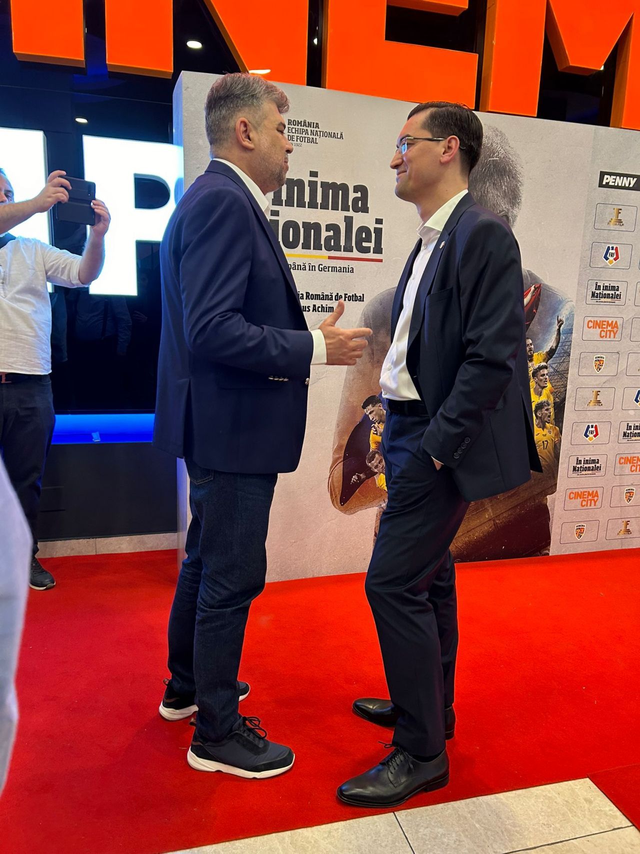 În inima Naționalei! Cine a fost prezent la avanpremiera filmului dedicat calificării României la EURO 2024_12