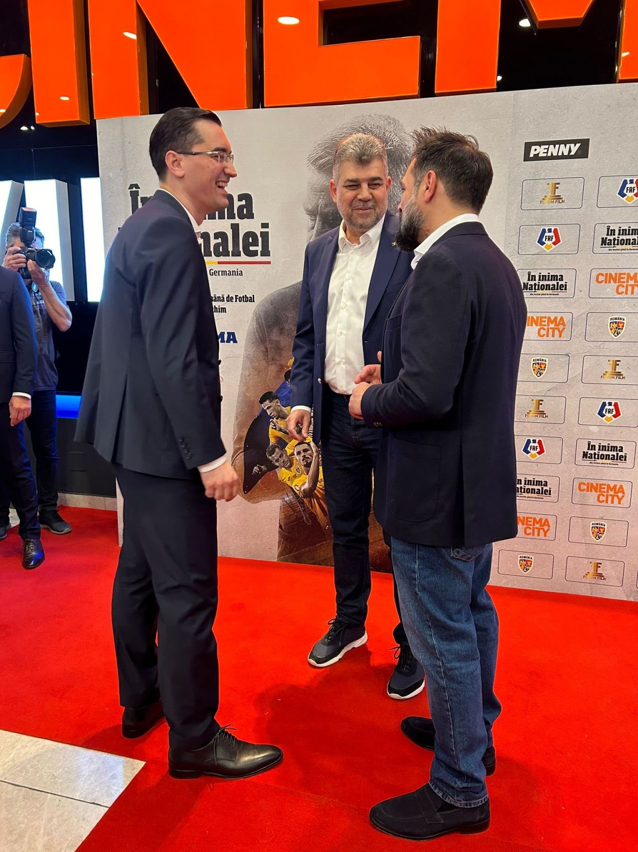 În inima Naționalei! Cine a fost prezent la avanpremiera filmului dedicat calificării României la EURO 2024_13