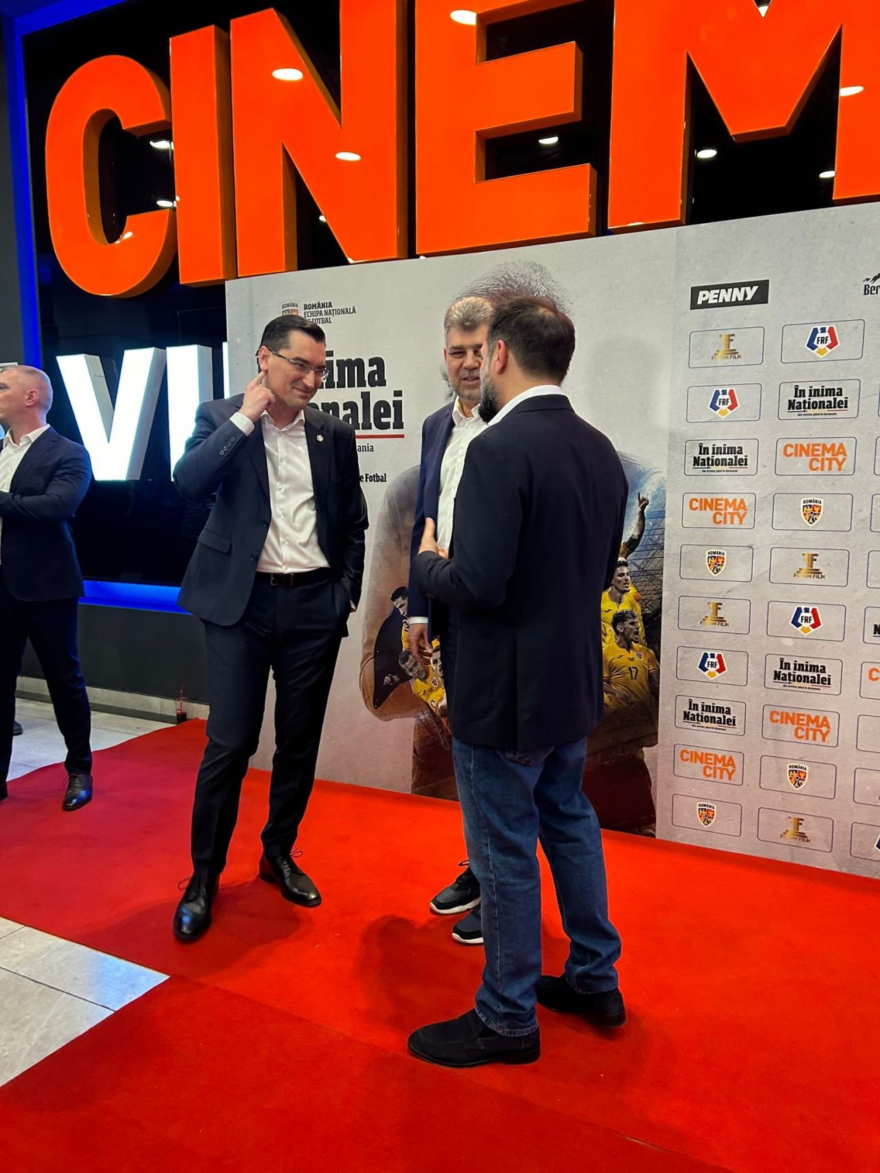 În inima Naționalei! Cine a fost prezent la avanpremiera filmului dedicat calificării României la EURO 2024_18