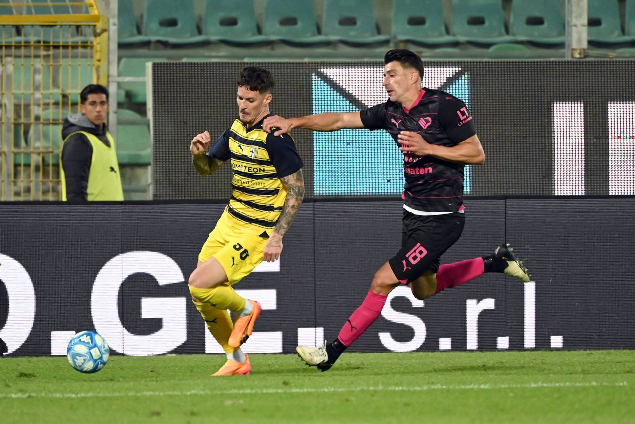 După Dennis Man și Valentin Mihăilă, promovați cu Parma, un alt român joacă barajul pentru Serie A! Gafa ”prostească” făcută_2