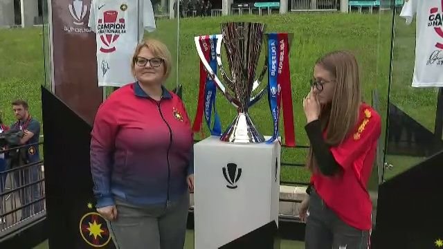 Trofeul Superligii, la Arena Națională! Fanii lui FCSB stau la coadă pentru poze + mesajul apărut pe autocar_3