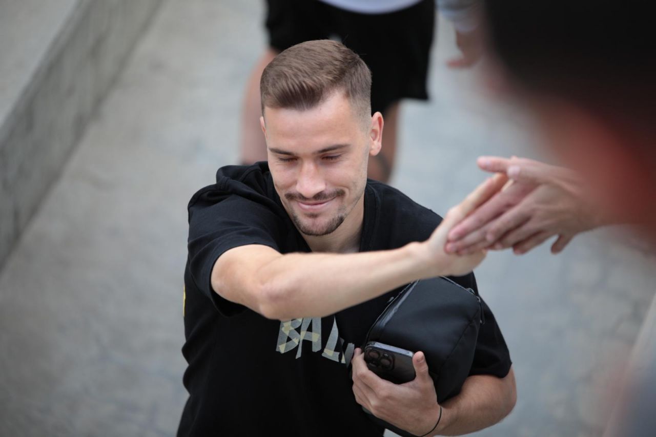 Parada modei la Arena Națională: cum au apărut jucătorii lui FCSB, mesajul lui Mihai Stoica + ce au scandat fanii când l-au văzut pe Dan Petrescu_13