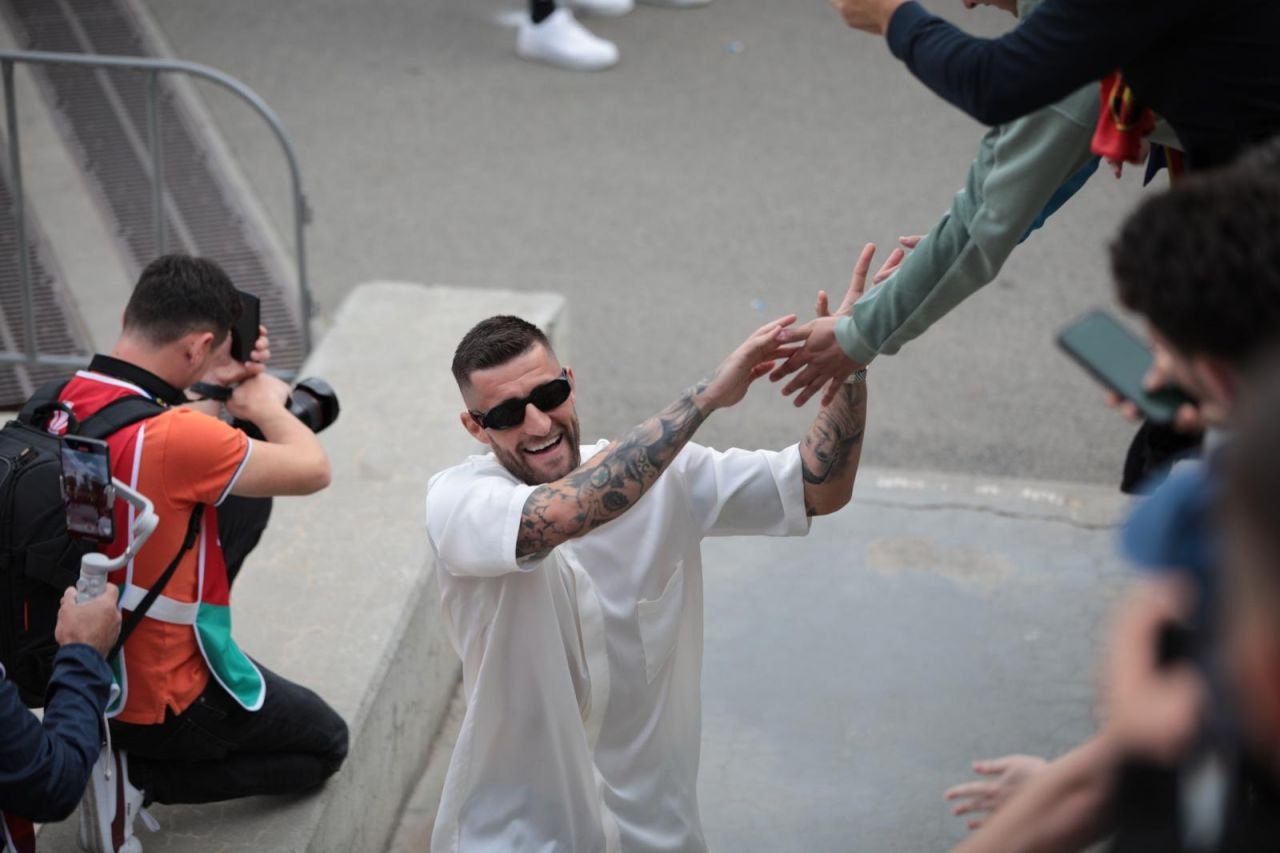 Parada modei la Arena Națională: cum au apărut jucătorii lui FCSB, mesajul lui Mihai Stoica + ce au scandat fanii când l-au văzut pe Dan Petrescu_16