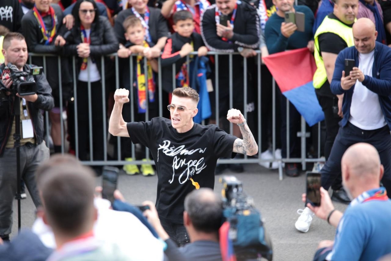 Ca Leonard Doroftei! Tavi Popescu a activat toți fanii FCSB-ului cu un singur gest înainte de meciul cu CFR Cluj _4