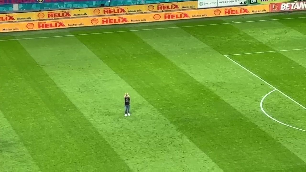 Gheorghe Mustață, discurs pe teren înainte de FCSB - CFR: