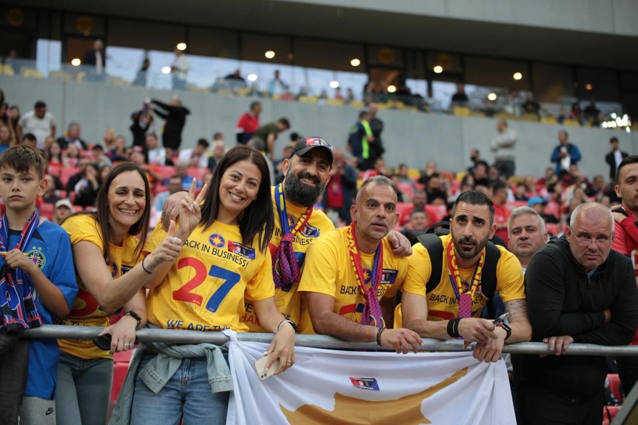 Sosia lui Elias Charalambous, pe Arena Națională! Cum arată fratele antrenorului de la FCSB_7