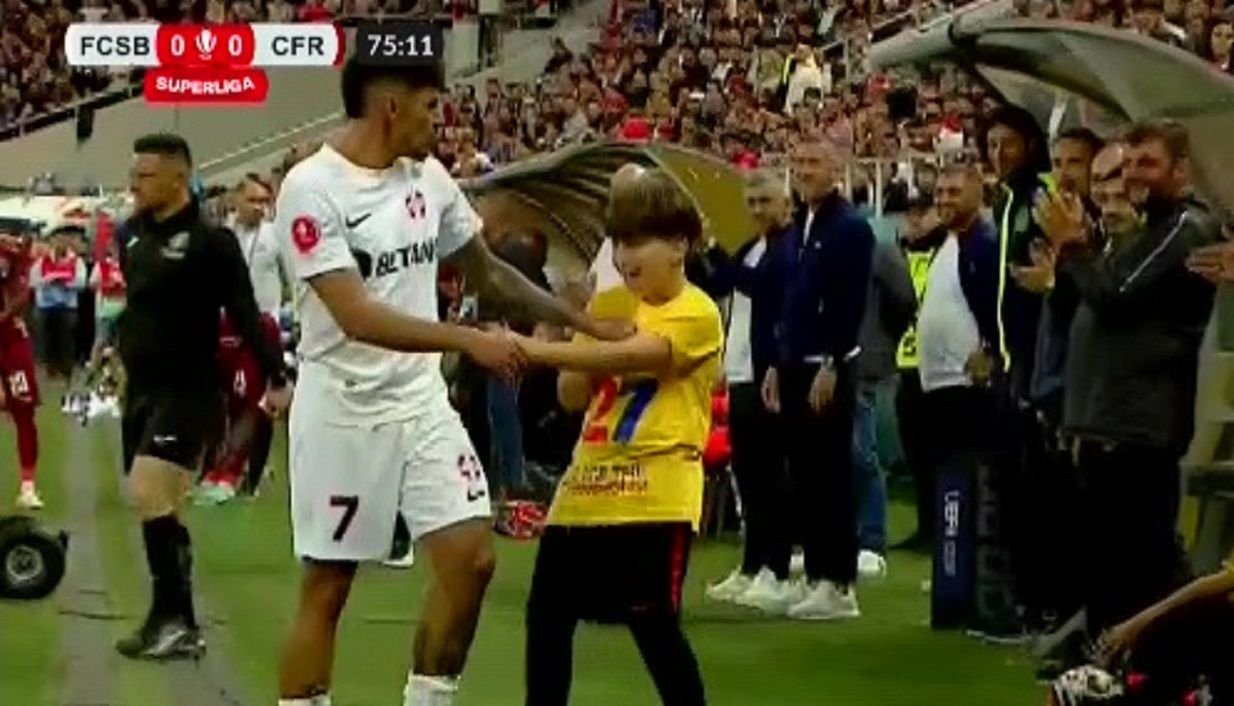 Acuzat că a îmbrâncit un copil, Florinel Coman a dat replica: 