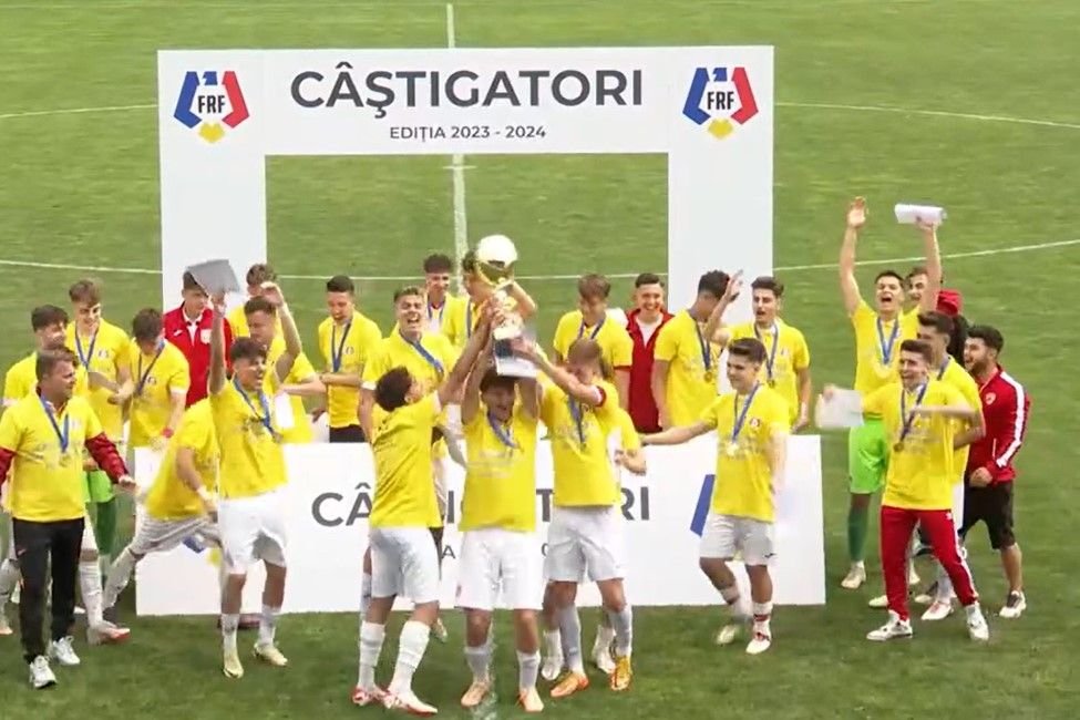 New Dinamo! 7-0 în finală și echipa de fotbal a clubului sportiv din Ștefan cel Mare a câștigat Cupa României U19 + gloriile dinamoviste prezente_7