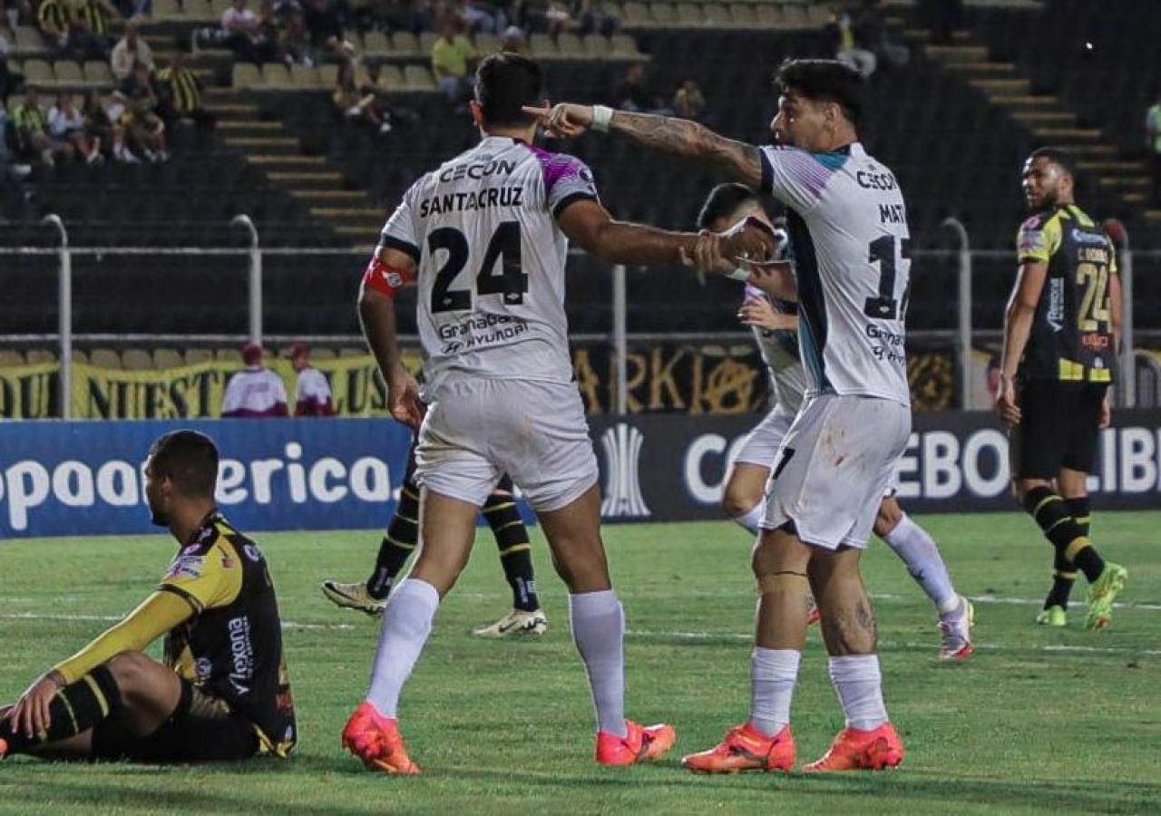 Fenomenul Roque Santa Cruz! La 43 de ani, fostul vârf al lui Bayern Munchen sau Manchester City înscrie deja de un sfert de secol în Copa Libertadores_1