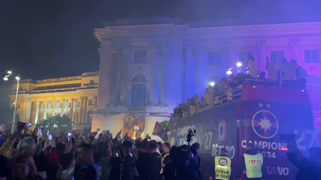 Ce a rămas în urmă la Ateneul Român, după ce s-a aruncat cu materiale pirotehnice la sărbătoarea FCSB-ului_5