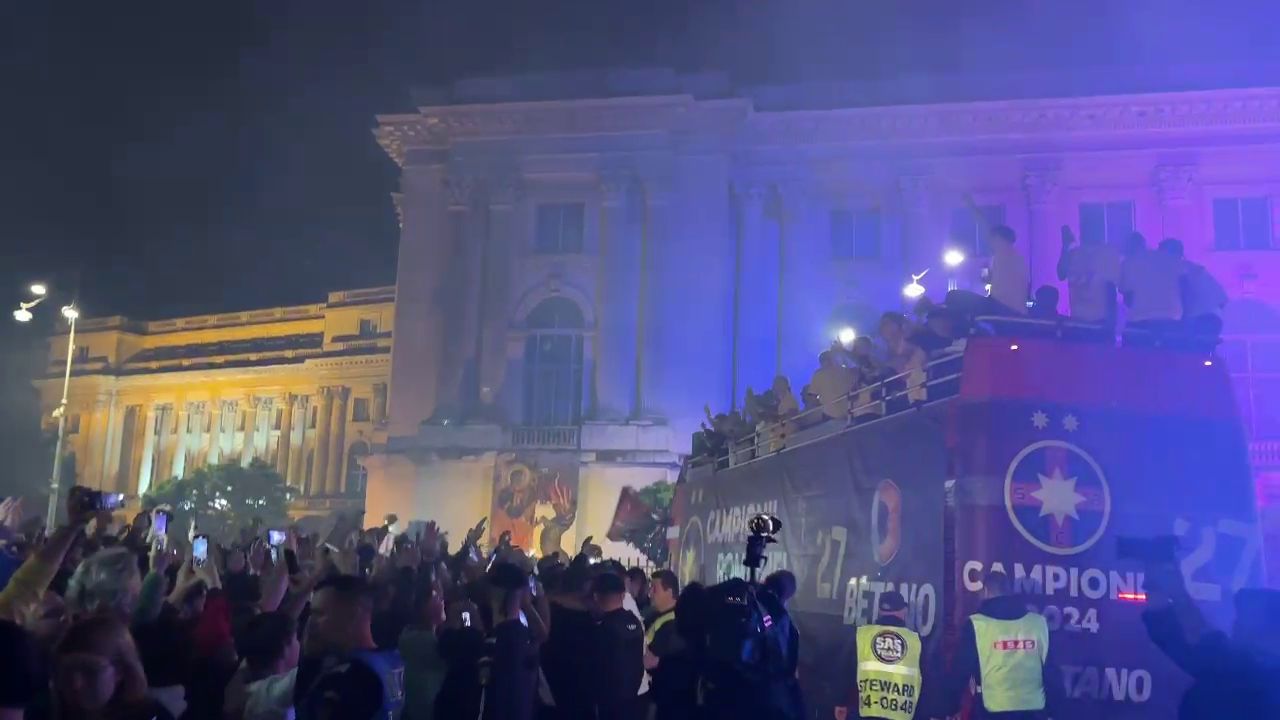 Ce a rămas în urmă la Ateneul Român, după ce s-a aruncat cu materiale pirotehnice la sărbătoarea FCSB-ului_5
