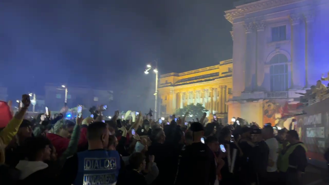 Ce a rămas în urmă la Ateneul Român, după ce s-a aruncat cu materiale pirotehnice la sărbătoarea FCSB-ului_7