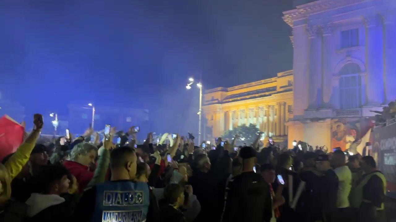 Ce a rămas în urmă la Ateneul Român, după ce s-a aruncat cu materiale pirotehnice la sărbătoarea FCSB-ului_8