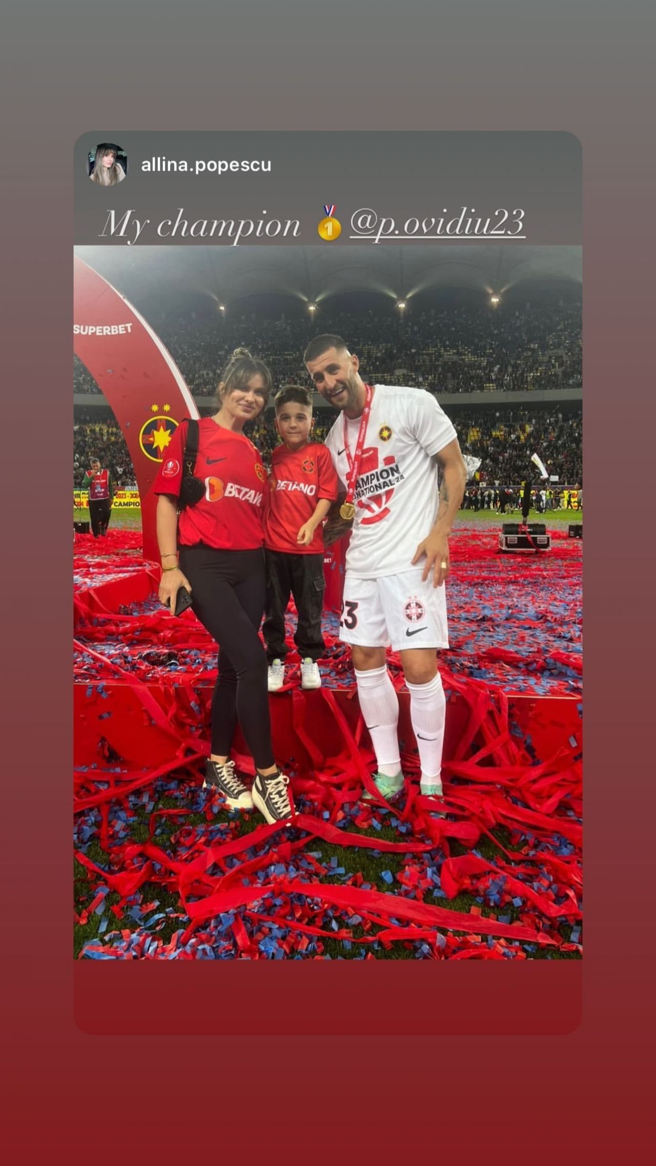 I-au eclipsat pe campioni! Apariții incendiare ale partenerelor jucătorilor de la FCSB, la petrecerea de titlu_12