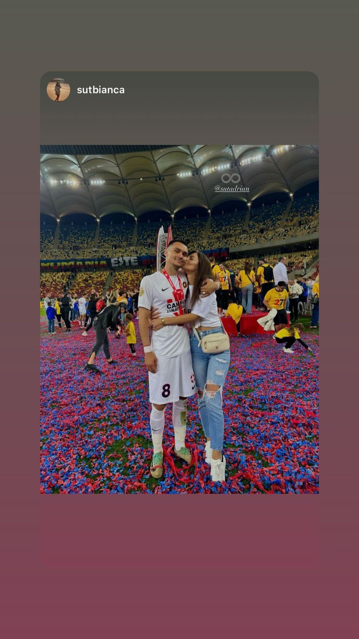 I-au eclipsat pe campioni! Apariții incendiare ale partenerelor jucătorilor de la FCSB, la petrecerea de titlu_41