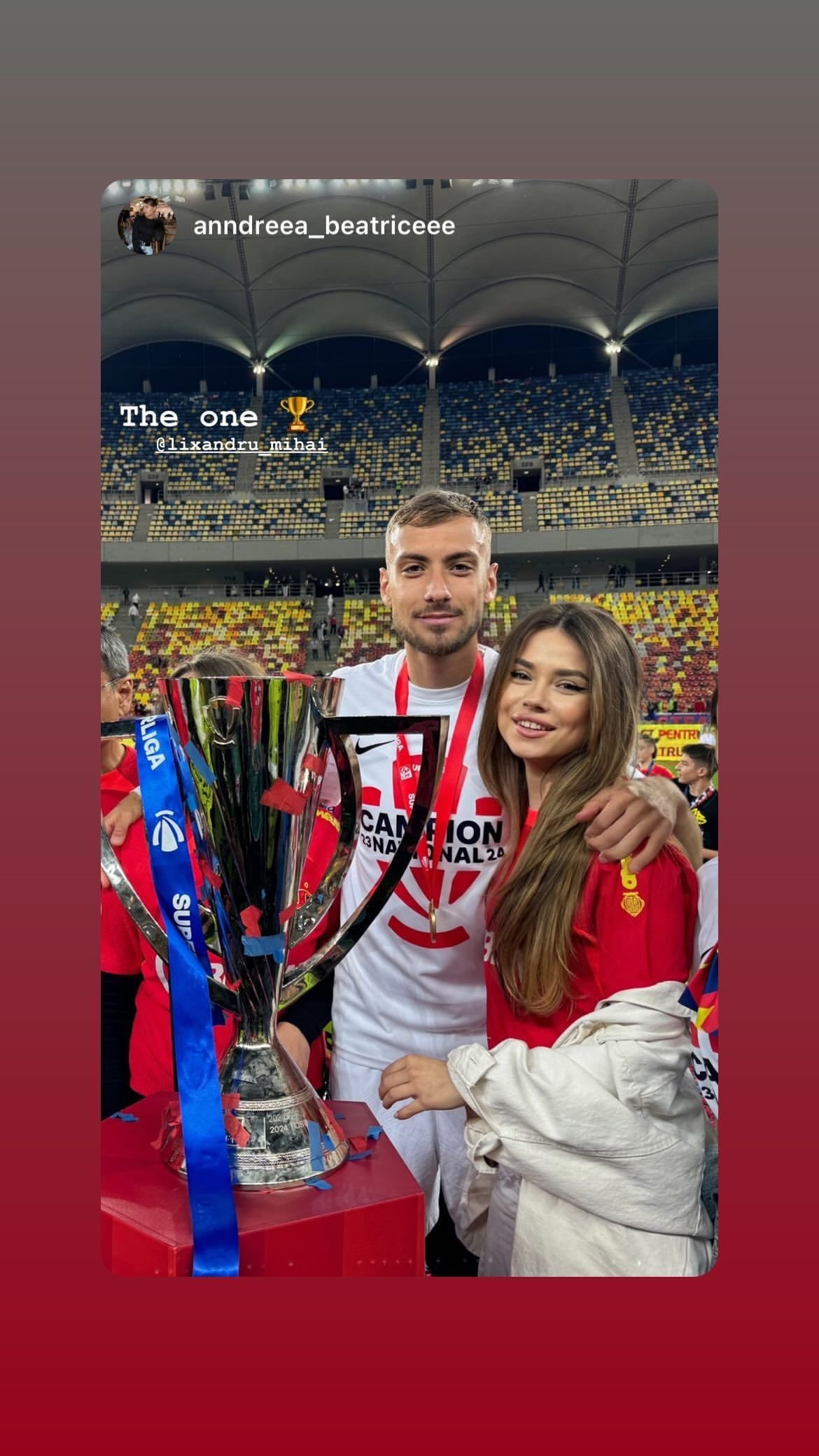 I-au eclipsat pe campioni! Apariții incendiare ale partenerelor jucătorilor de la FCSB, la petrecerea de titlu_46