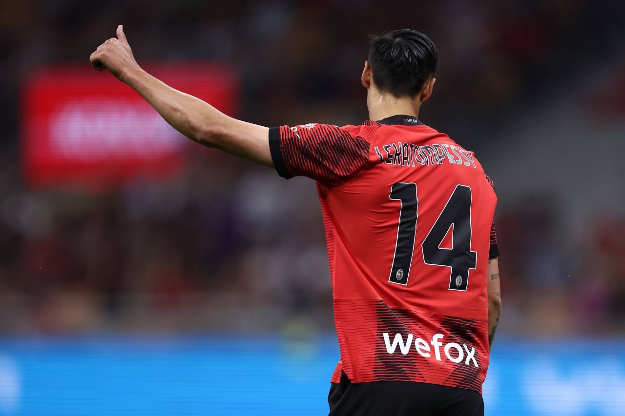Gestul superb făcut de AC Milan! Fotbaliștii au purtat numele de familie a mamei lor pe spate_10