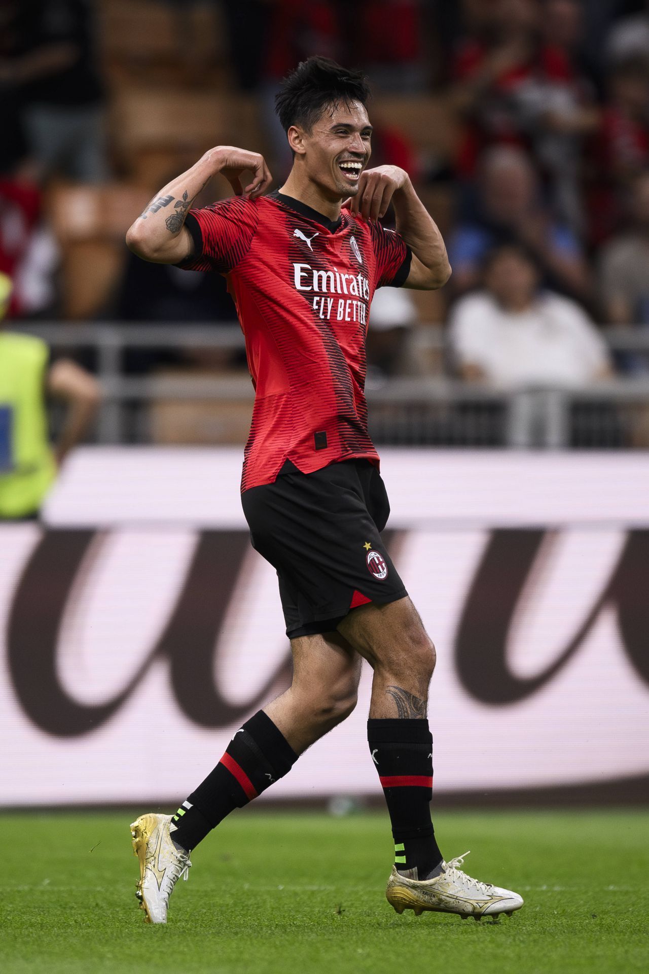 Gestul superb făcut de AC Milan! Fotbaliștii au purtat numele de familie a mamei lor pe spate_15