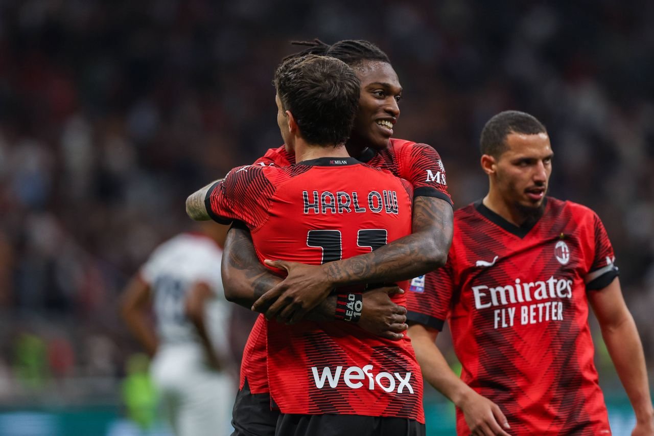 Gestul superb făcut de AC Milan! Fotbaliștii au purtat numele de familie a mamei lor pe spate_20