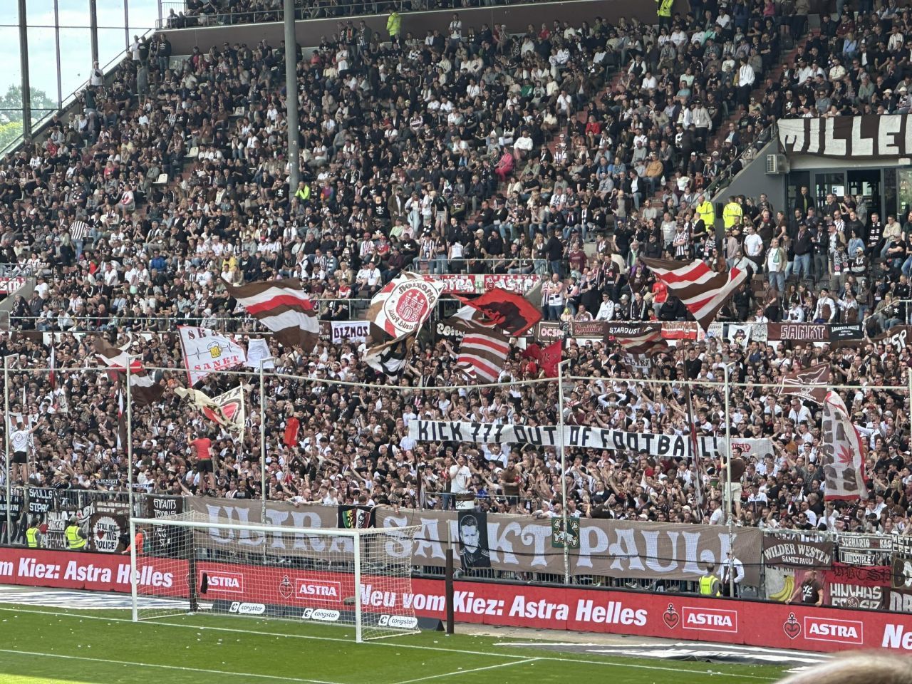 Nebunie în Germania! Au promovat în Bundesliga după 13 ani_1