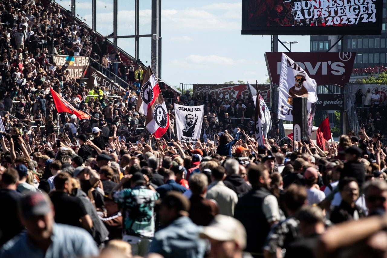 Nebunie în Germania! Au promovat în Bundesliga după 13 ani_6